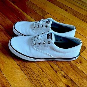 Sperry boat shoes. Size 10. Like new, worn a handful of times.